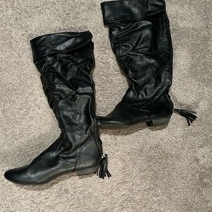 Tall black ladies boots size 6.5